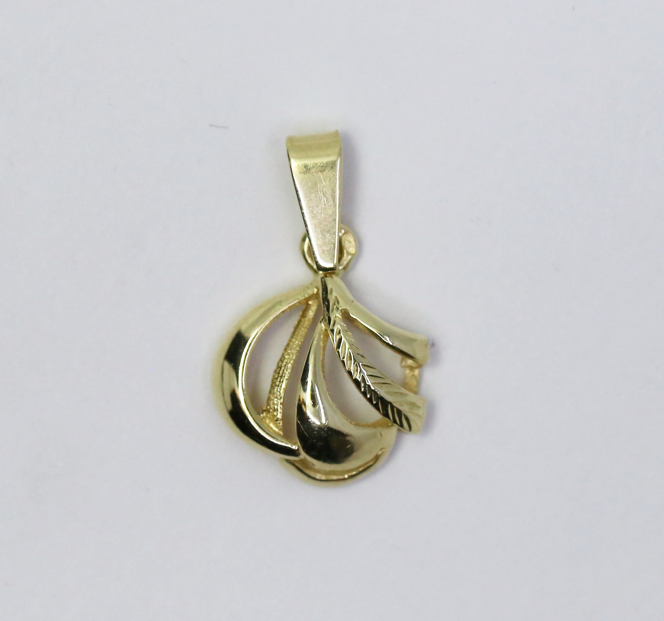 Zlatý přívěsek elegance 14k – 1,50g