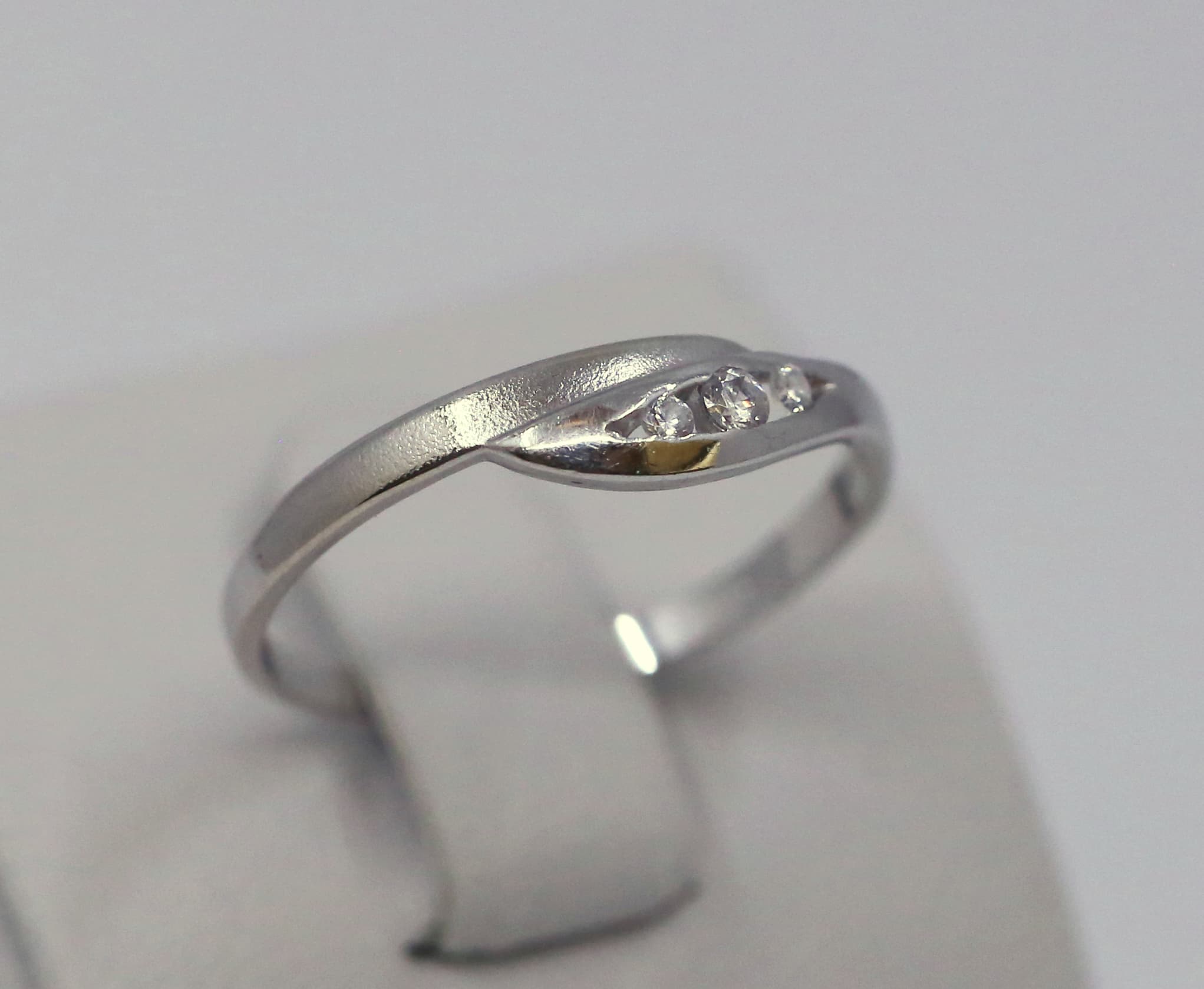 Prsten bílé zlato 14k – 1,14g — použitý zlatý šperk, hlavní fotografie