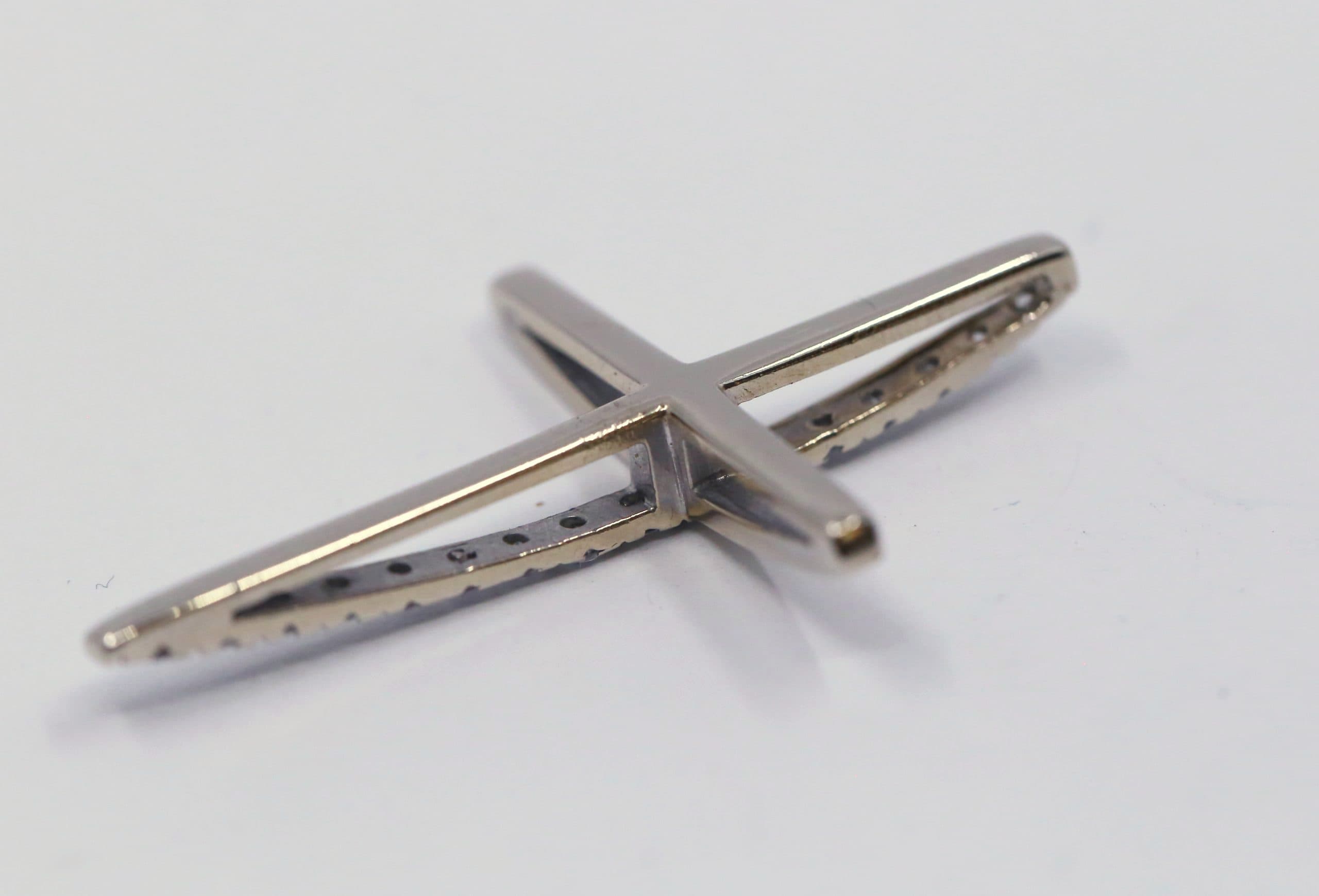 Zlatý přívěsek velký křížek bílé zlato 14k – 4,25g — fotografie 2