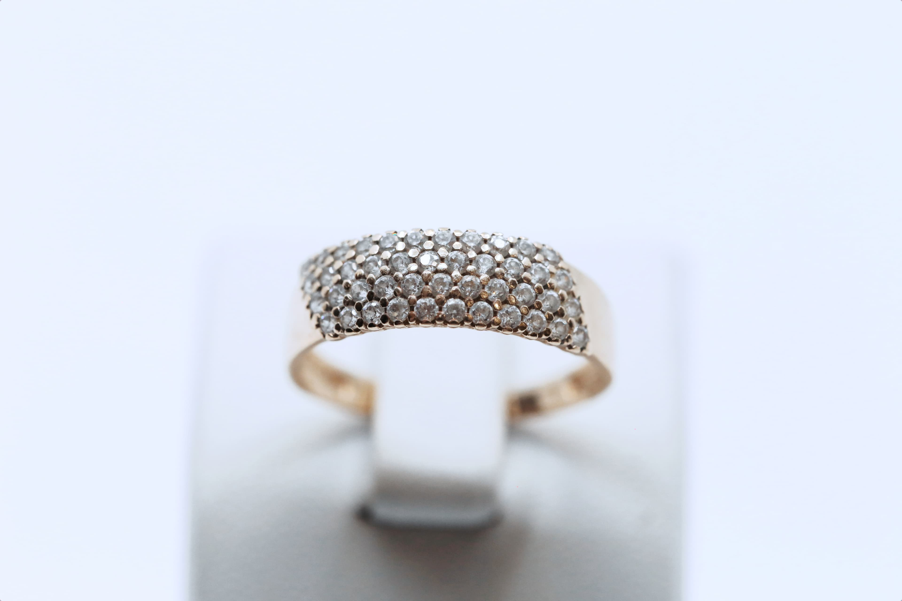 Zlatý dámský prsten elegance 14k – 2,12g — použitý zlatý šperk, hlavní fotografie