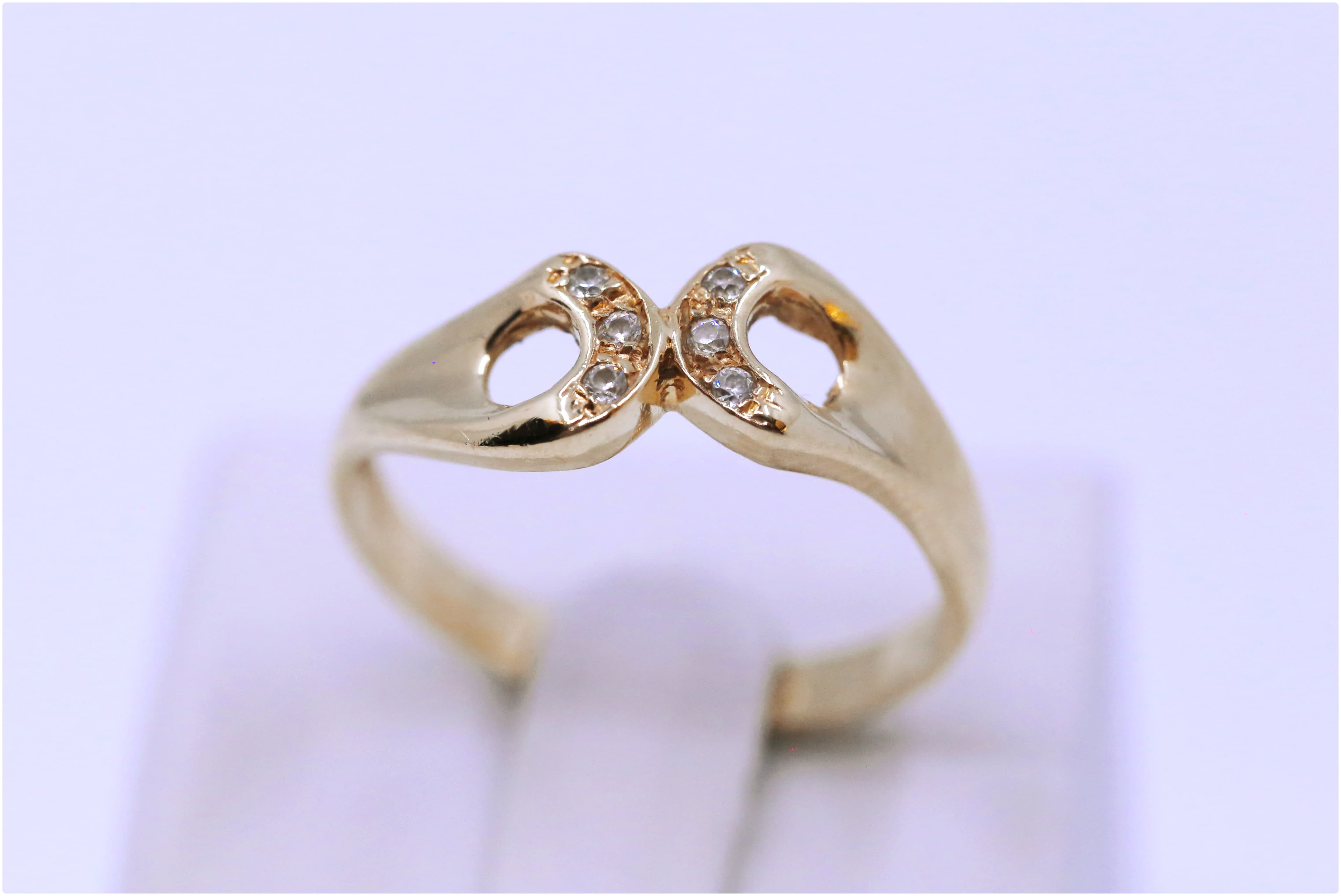 Zlatý dámský prsten simple 14k – 1,17g — použitý zlatý šperk, hlavní fotografie