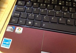 Nabízíme tento netbook Asus Eee PC 1015PN + brašna + nabíječka.