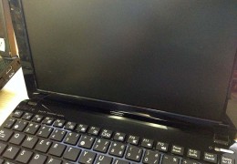 Nabízíme tento netbook Asus Eee PC 1015PN + brašna + nabíječka.