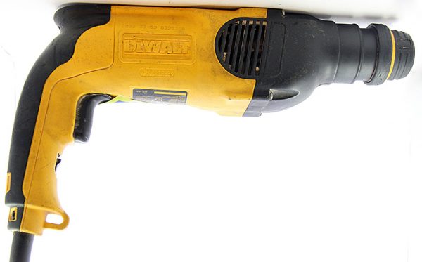 Vrtací kladivo: DeWALT D25112