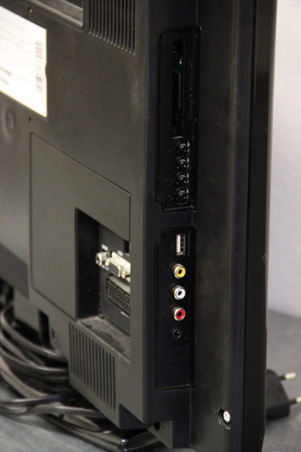 LCD TECHNIKA 22-942 (bazar)