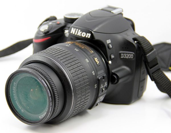 Nikon D3200 (bazar)