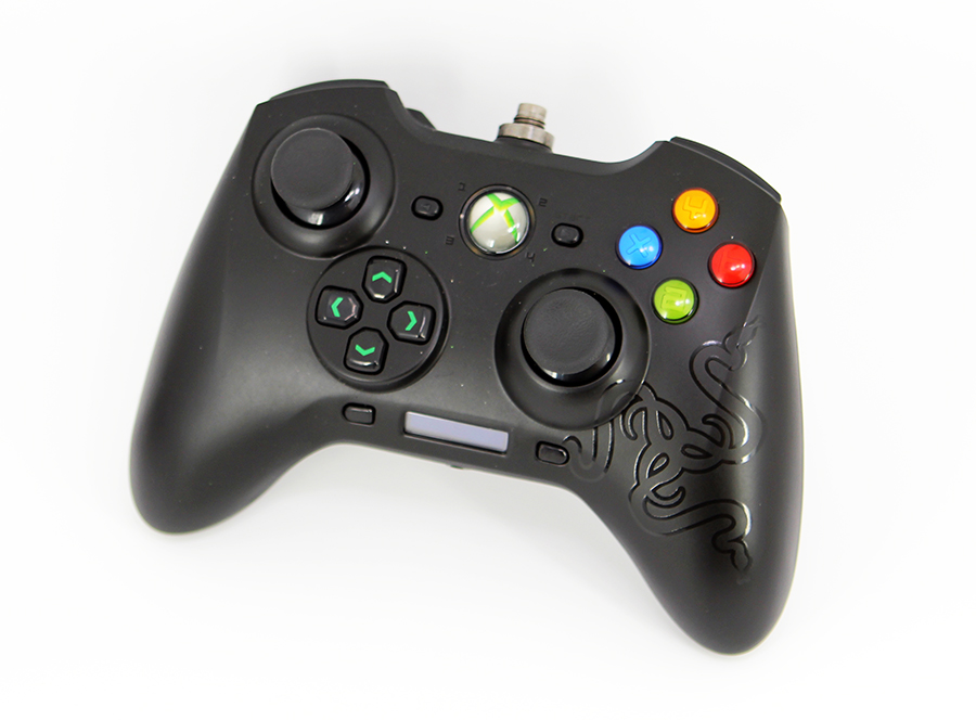 Gamepad: Razer Sabertooth (XBOX 360)