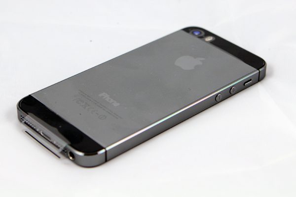 iPhone 5S 32GB - vesmírně šedý