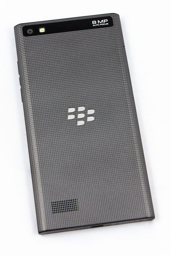Mobilní telefon: BlackBerry Leap