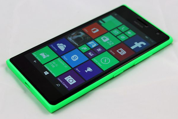 Nokia Lumia 735