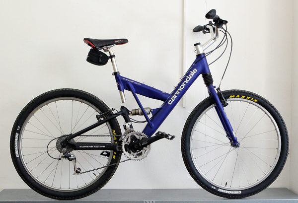 Horské kolo: Cannondale Super V 1000