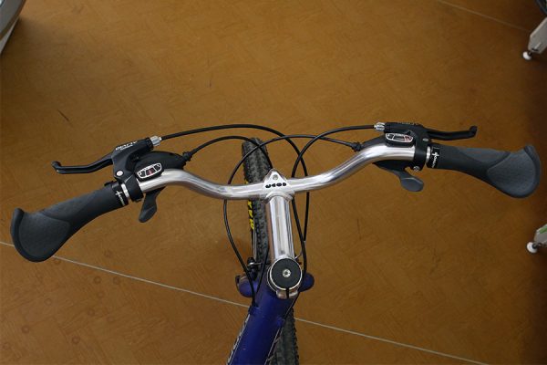 Horské kolo: Cannondale Super V 1000
