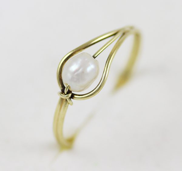 Jemný prsten s perličkou