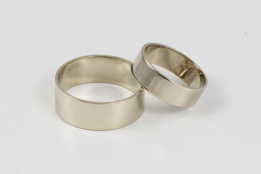 Snubní prsteny v bílém zlatě
