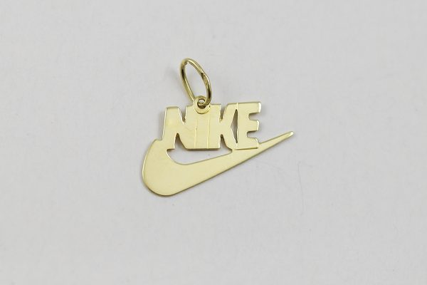 Zlatý přívěsek NIKE