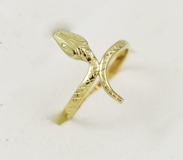 Dámský zlatý prsten ve tvaru hada