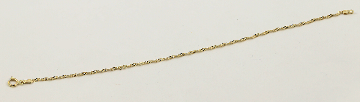Zlatý jemný náramek zatočený