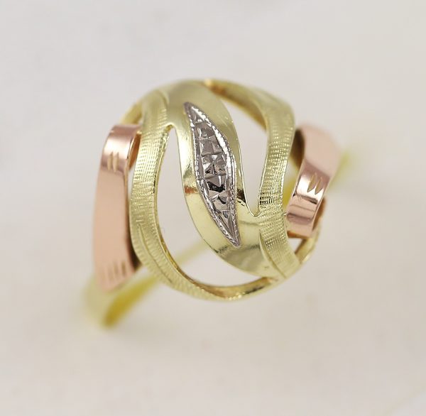 Celo-zlatý prsten kopule