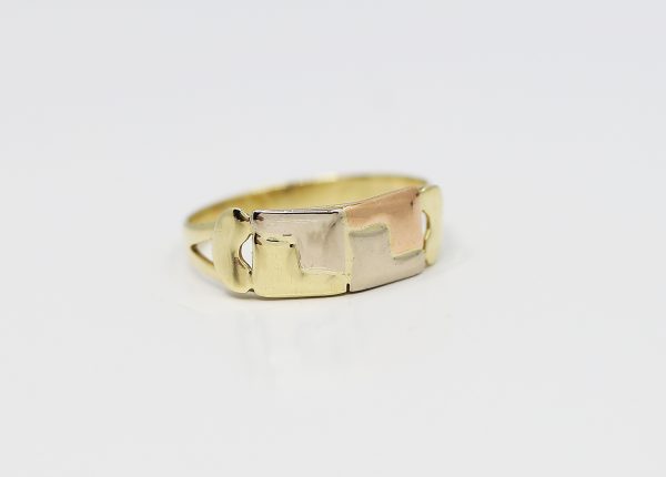 Prsten s barevnou kombinací zlata