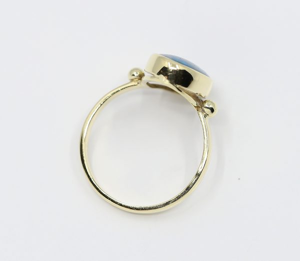 Zlatý dámský prsten modré elegance