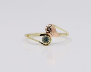 Zlatý extravagantní prsten