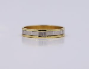 Zlatý moderní prsten dvou barev
