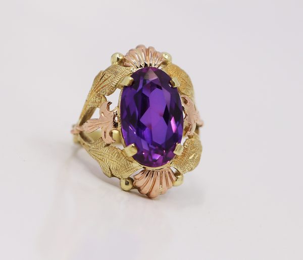 Masivní zlatý prsten fialový kámen