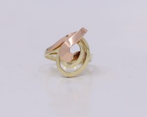Zlatý prsten atyp dvou barev