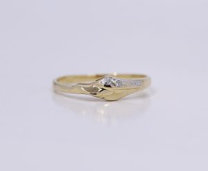 Zlatý dámský elegantní prsten