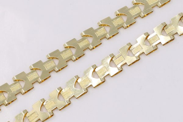 Zlatý atypický náhrdelník