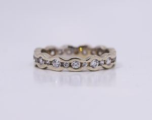 Zlatý bílý elegantní prsten
