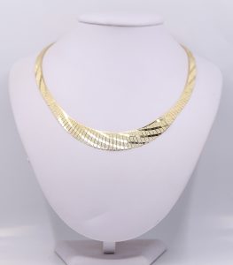 Zlatý náhrdelník elegance