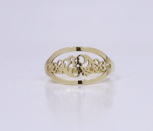 Zlatý vyřezávaný prsten