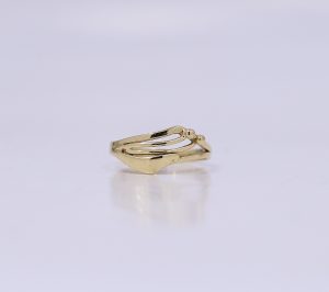 Zlatý decentní prsten