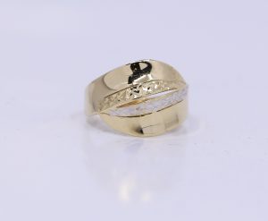 Zlatý elegantní dámský prsten