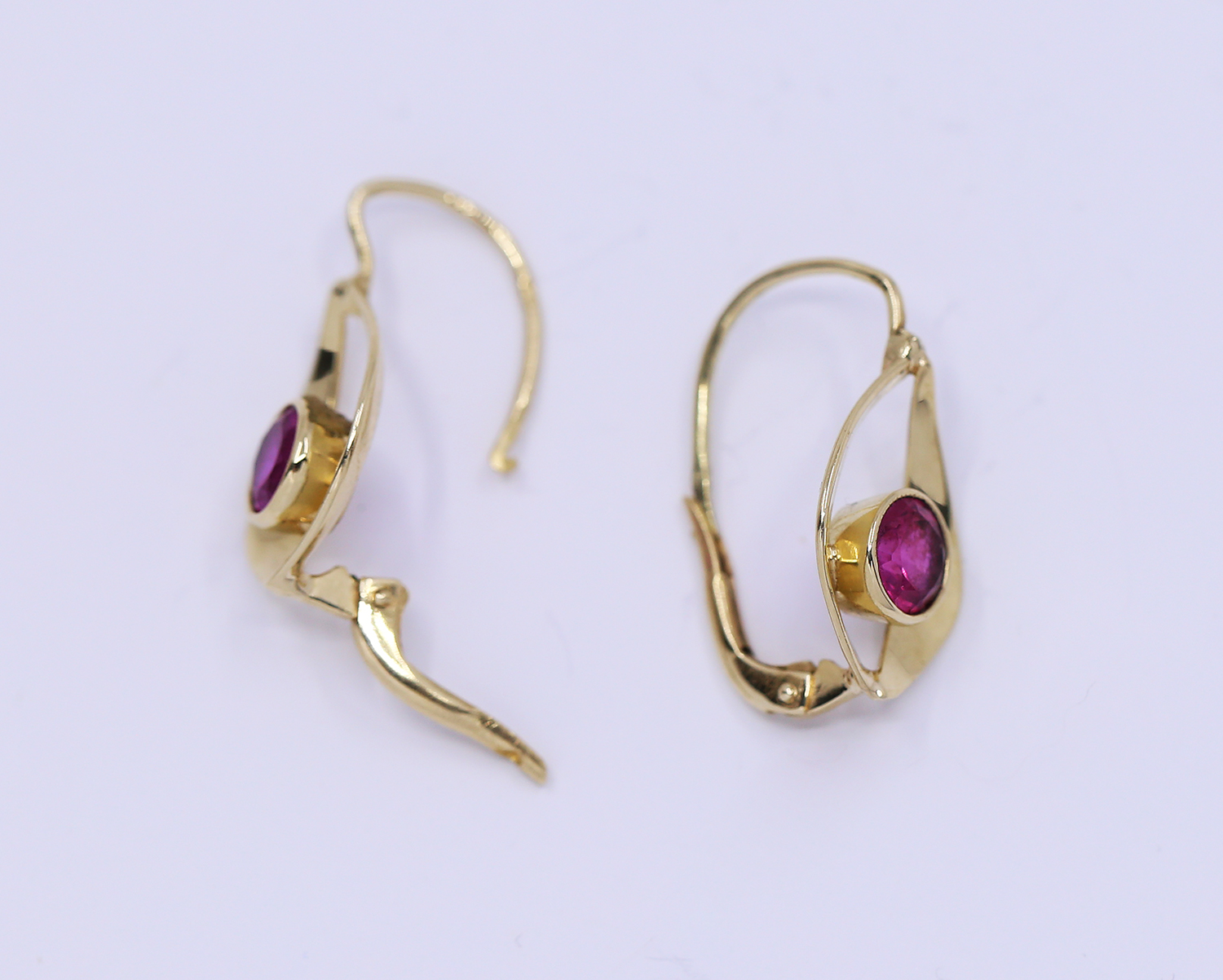 Zlaté očkovité náušnice s kameny