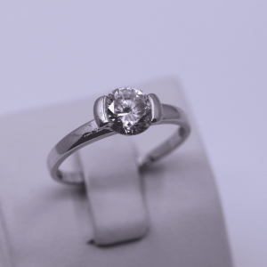 Prsten v bílém zlatě