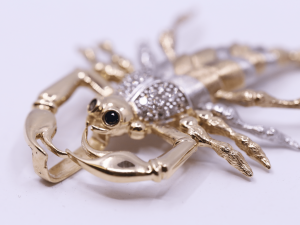 Přívěsek masivní štír