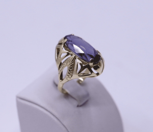 Prsten fialový kámen