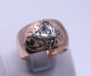 Masivní retro prsten