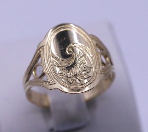 Zlatý prsten oválek