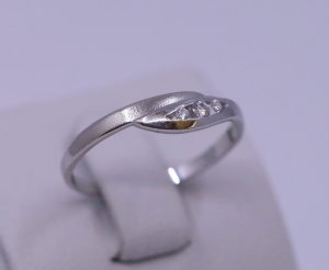 Prsten bílé zlato