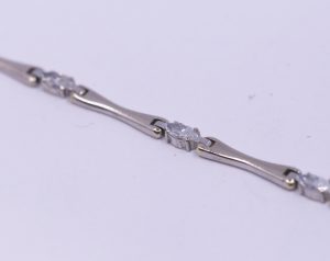 Náramek v bílém zlatě