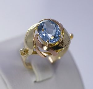 Prsten zlatý modrý kámen