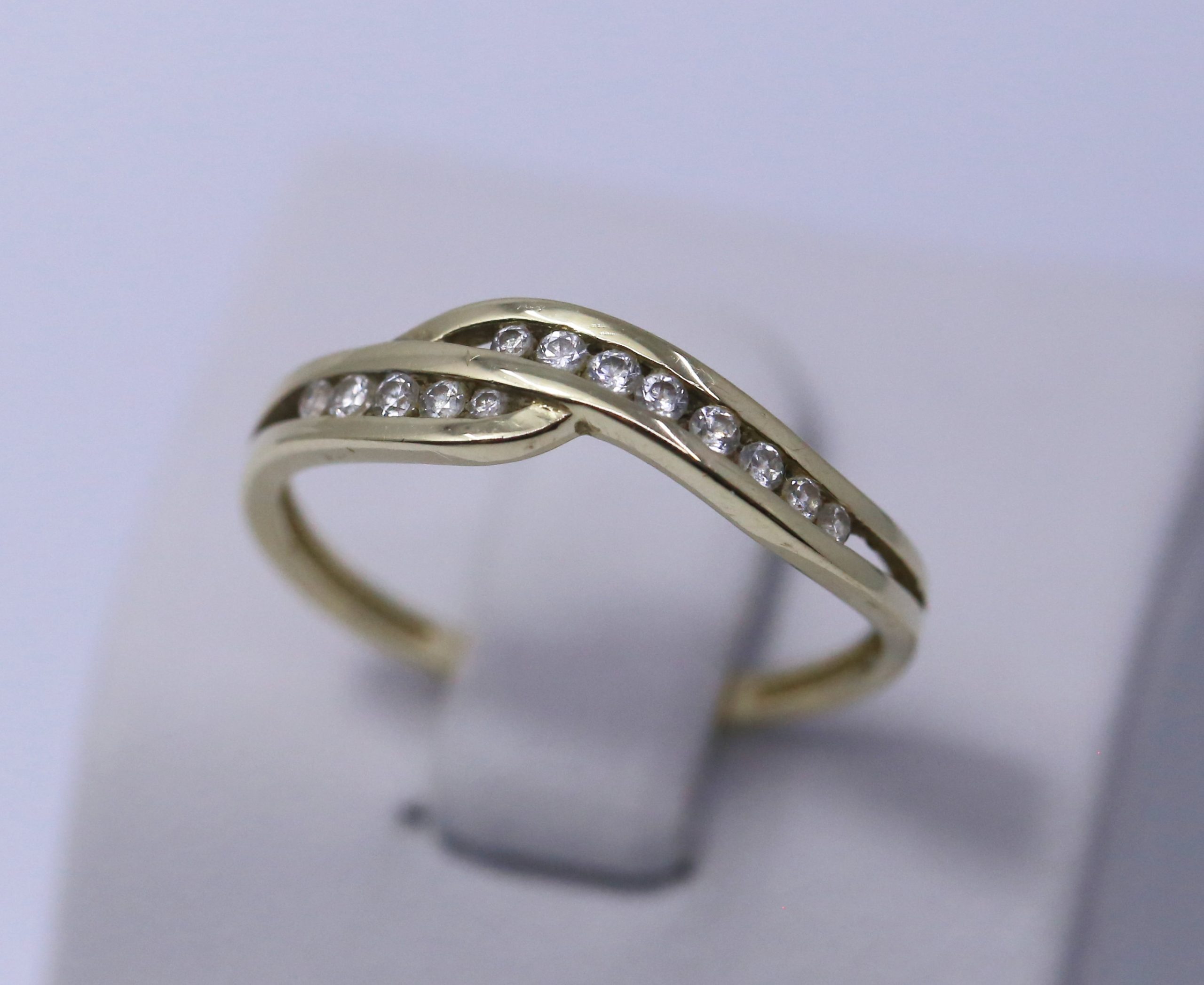 Zlatý dámský prsten vlny 14k – 1,38g