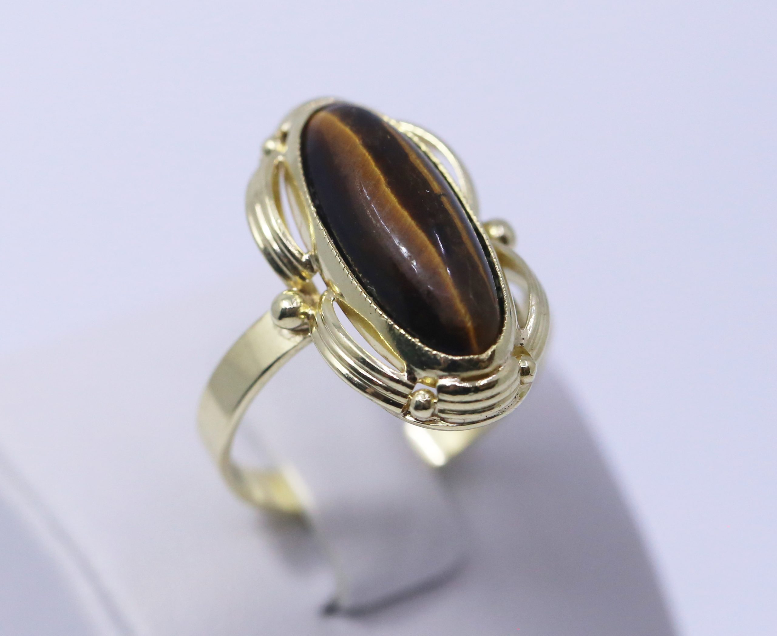 Zlatý dámský prsten s tygřím okem 14k – 4,5g