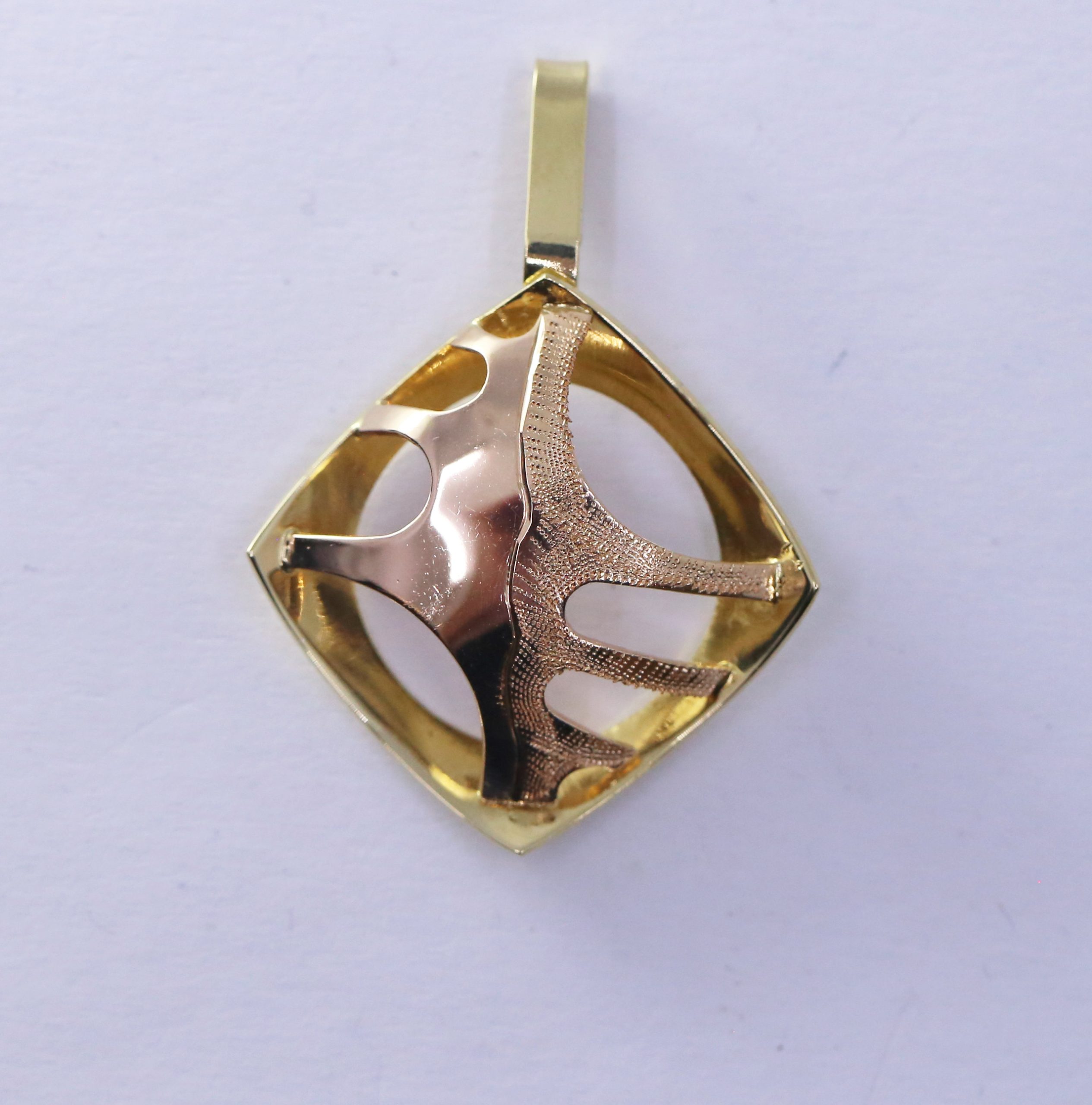 Zlatý přívěsek kompas 18k – 2,98g