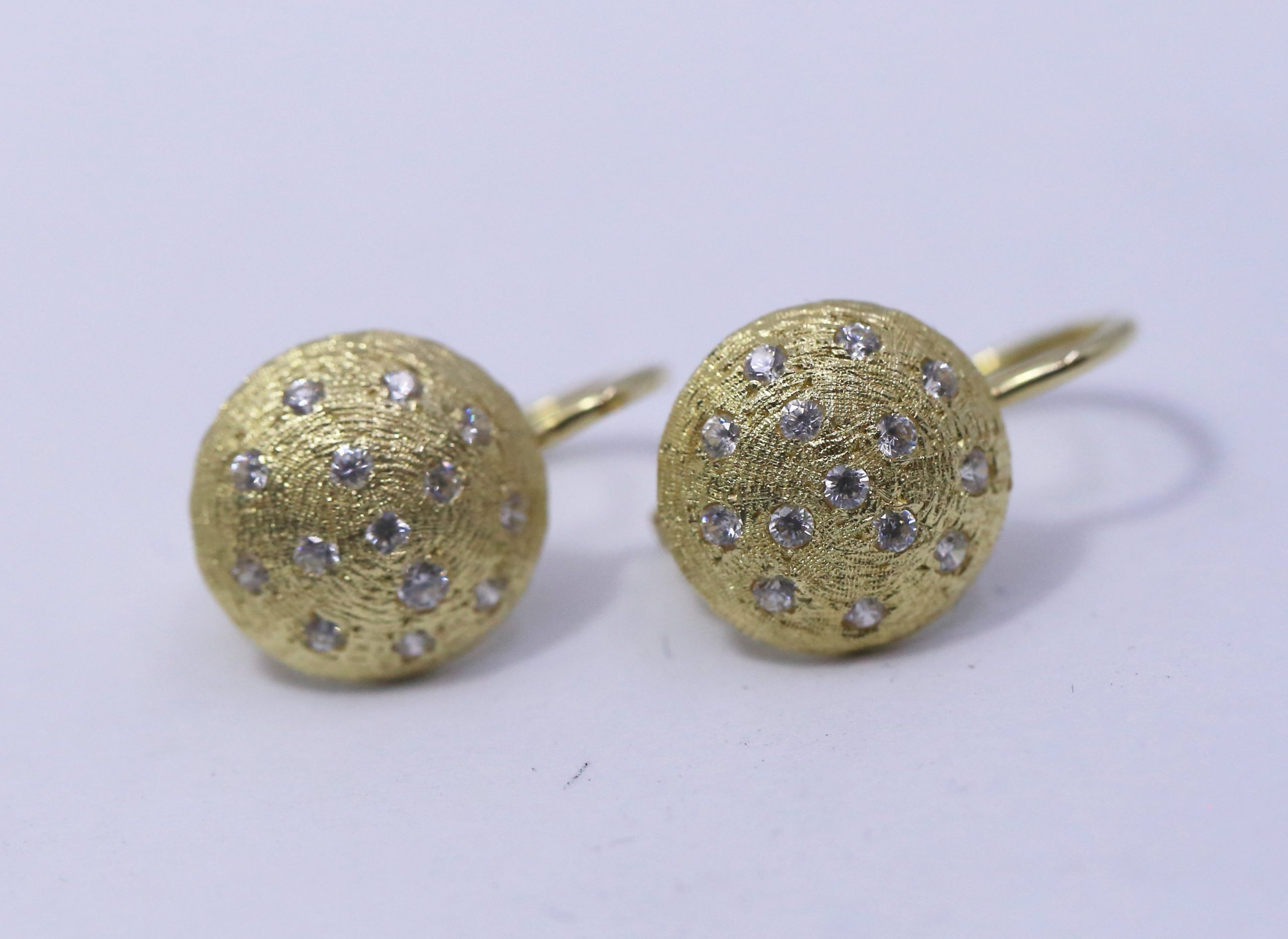 Zlaté dámské náušnice polo 18k – 2,17g