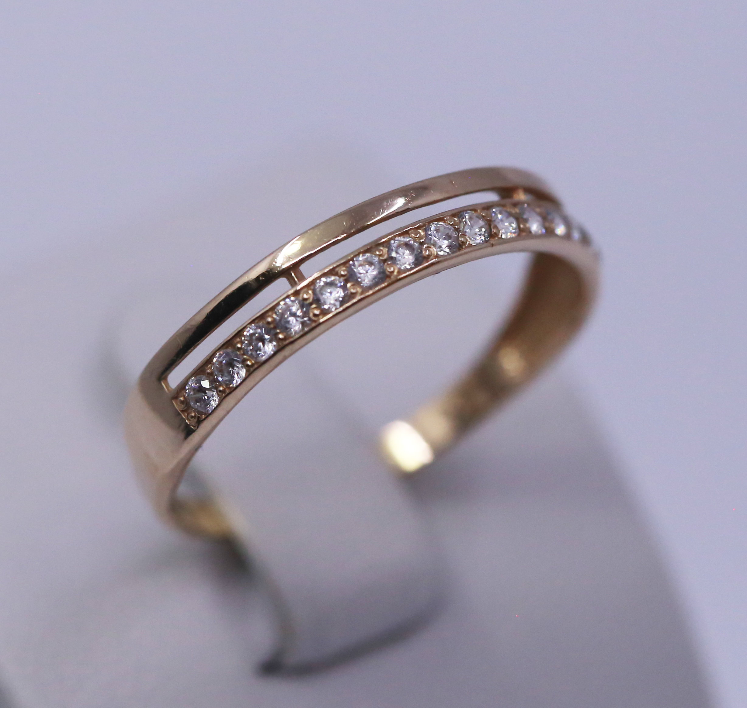 Zlatý dámský prsten z červeného zlata 14k – 1,41g