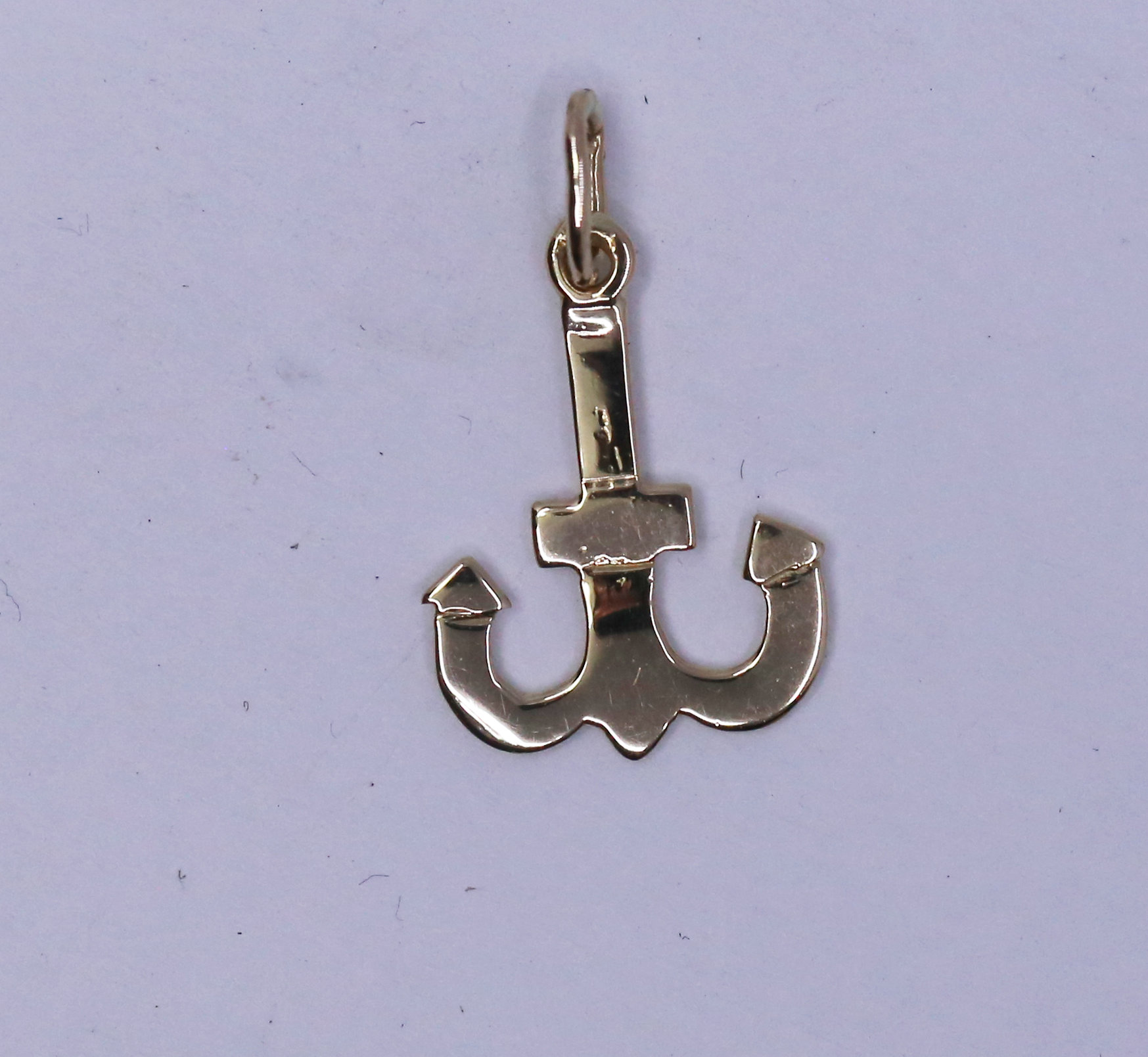 Zlatý přívěsek kotva 14k – 0,47g